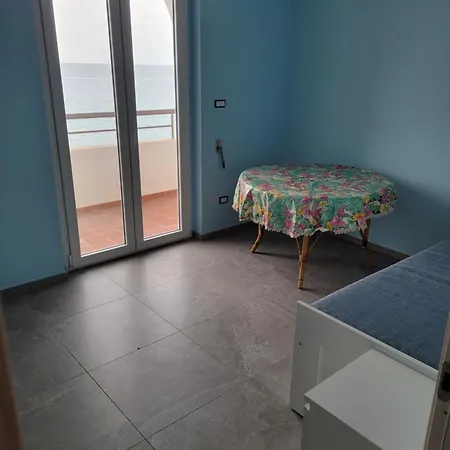 Appartement Il Da Un Oblo *